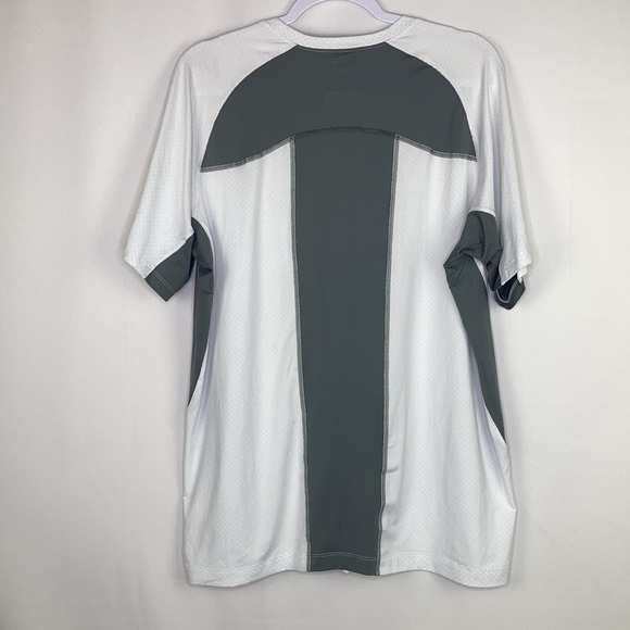 Columbia Men's XL Breathable Sweat Activated Cooling Shirt - Picture 2 of 9